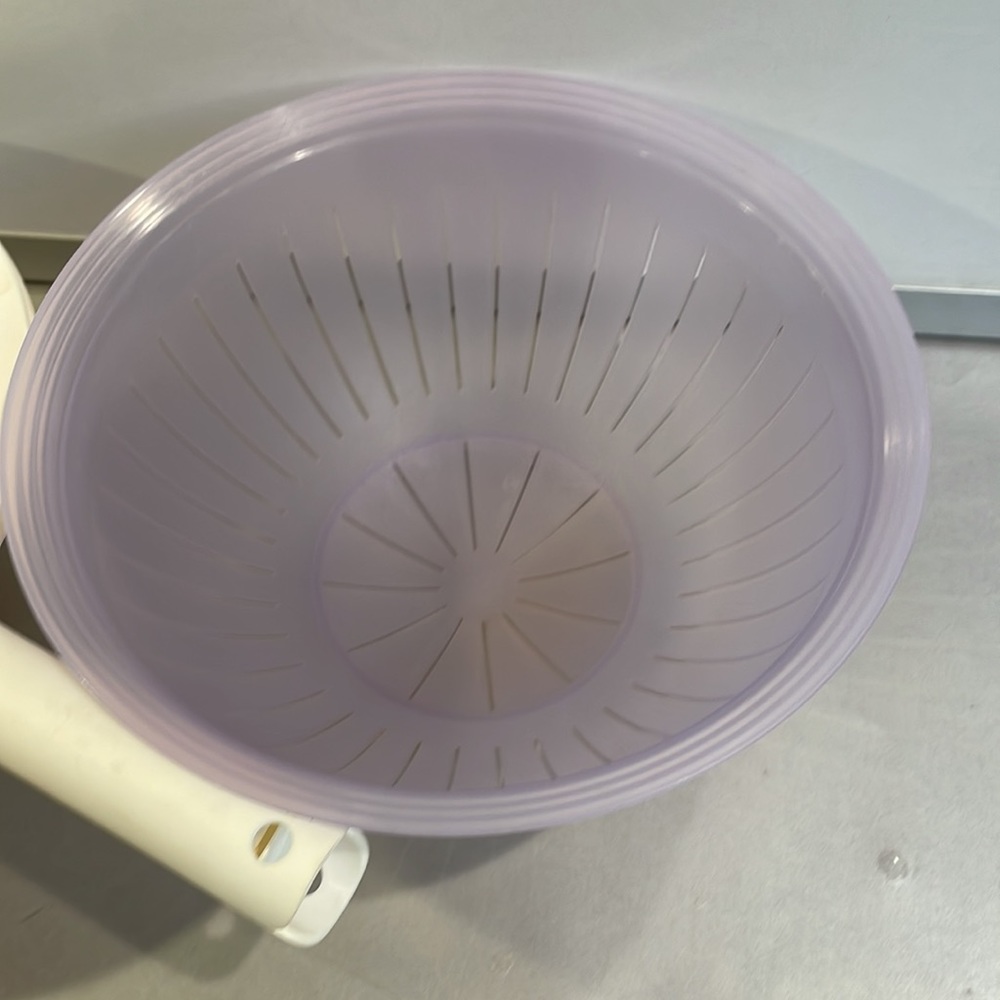 Tupperware colanders (2) - Picture 3 of 7